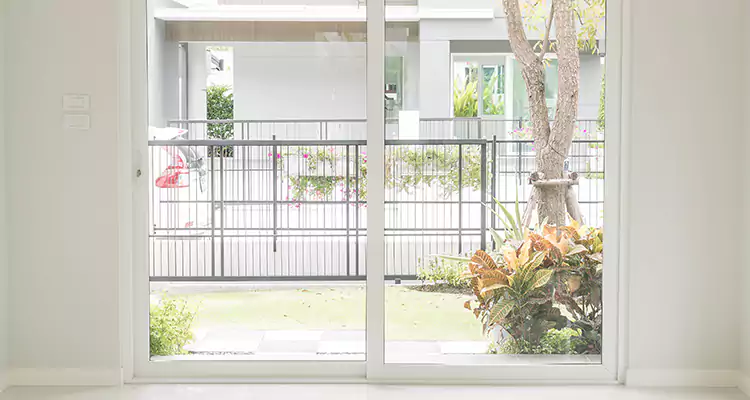 Balcony Screen Door Repair in Boynton Beach, FL