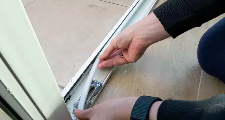 Garage Door Off Track Repair in Boynton Beach, FL