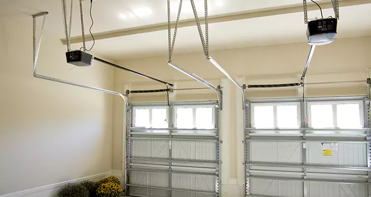 Residential Emergency Garage Door Repair in Boynton Beach, FL