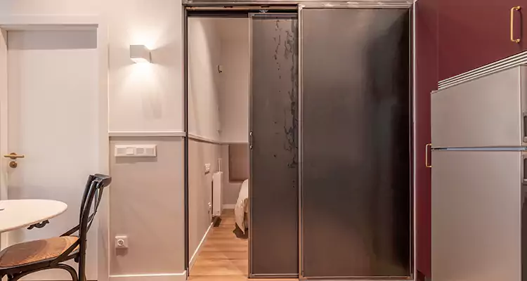 We Fix Closet Sliding Door in Boynton Beach, FL 