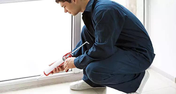Window Glass Caulk Repair in Boynton Beach, FL